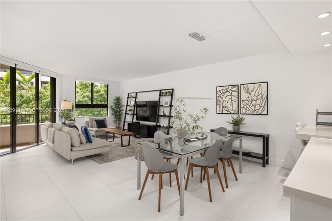 Building Photo - 101 Crandon Blvd