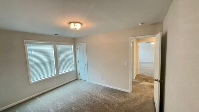 Building Photo - 156 Calming Crk Wy