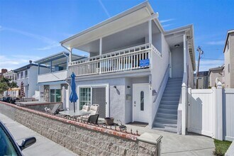 Building Photo - 9 month winter lease on Balboa Peninsula! No yearly leases