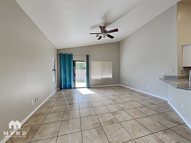 Building Photo - 1865 E Chilton Dr