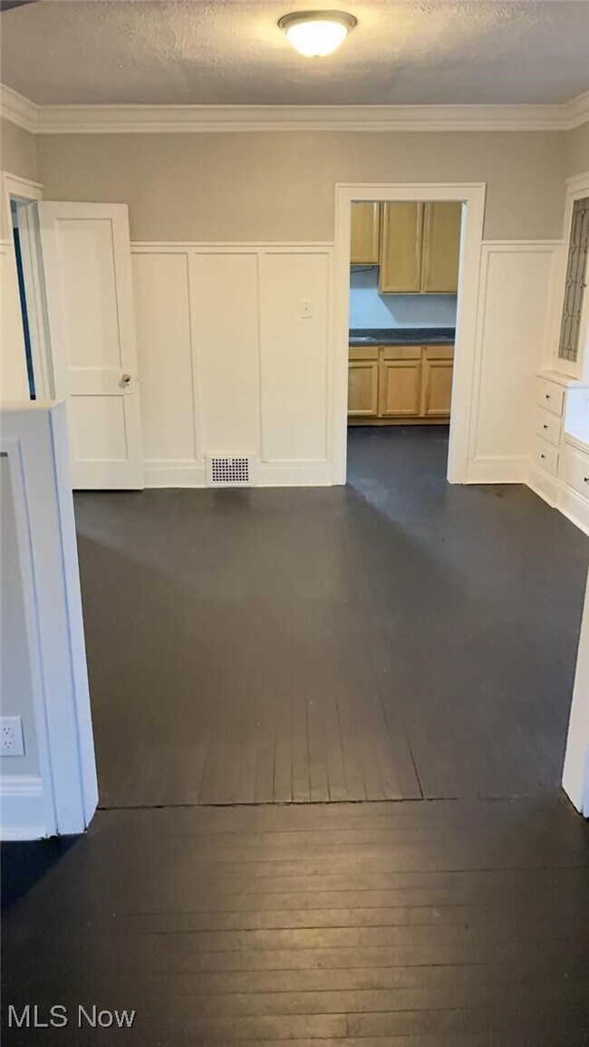 Building Photo - 2171 Olive Ave