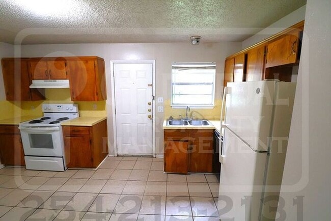 Building Photo - 1706 Cole St
