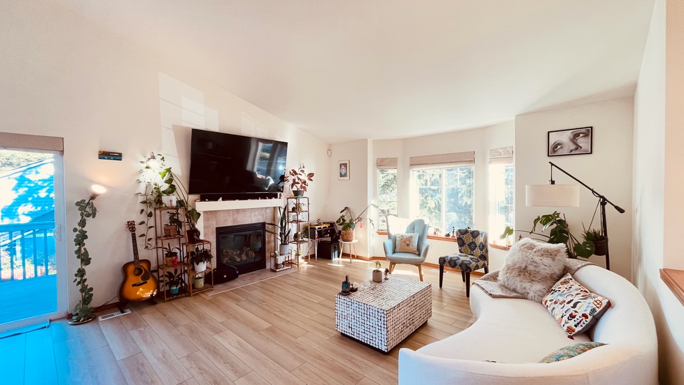 Building Photo - 18521 Stone Ave N