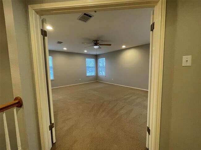 Building Photo - 14828 Single Trce