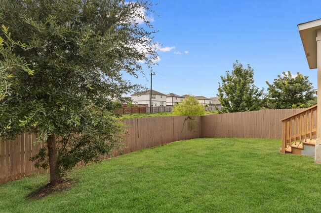 Building Photo - 10719 Noble Canyon