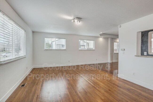 Building Photo - 2581 S Hazel Ct