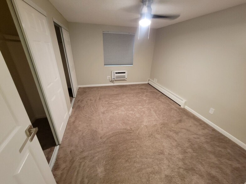 Building Photo - 1302 S Parker Rd