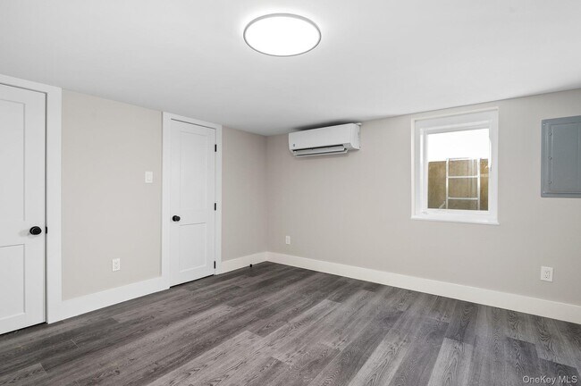 Building Photo - 25 Lorraine Ct