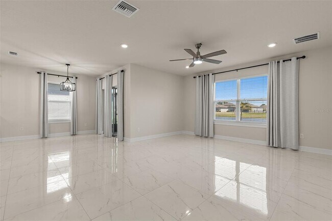 Building Photo - 9256 Royal River Cir