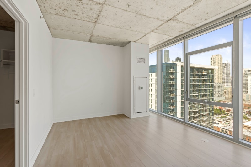 Building Photo - 331 W Illinois St