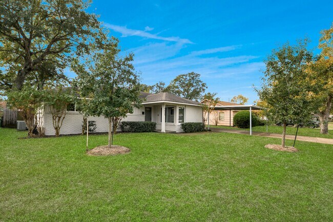 Building Photo - 9535 Vogue Ln