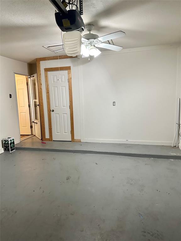 Building Photo - 6913 Sabrina Dr