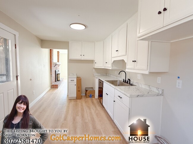 Building Photo - 2414 E 9th St