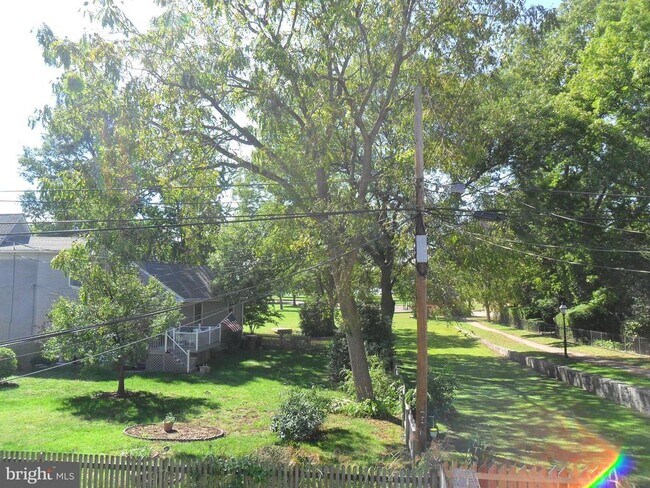 Building Photo - 120 Delaware St