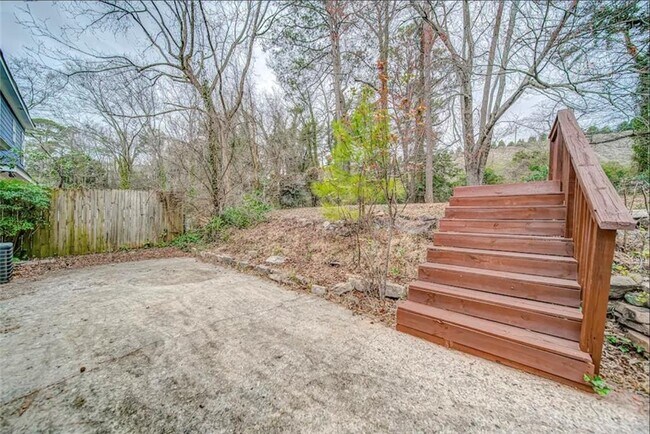 Building Photo - 977 Pegg Rd