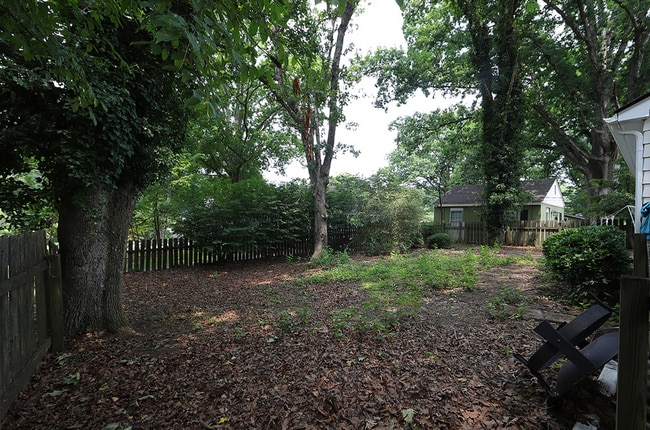 Building Photo - Updated ITB Home in Great Dixie Trail Loca...