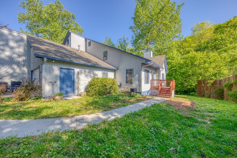 Building Photo - 8013 Middlebrook Pike