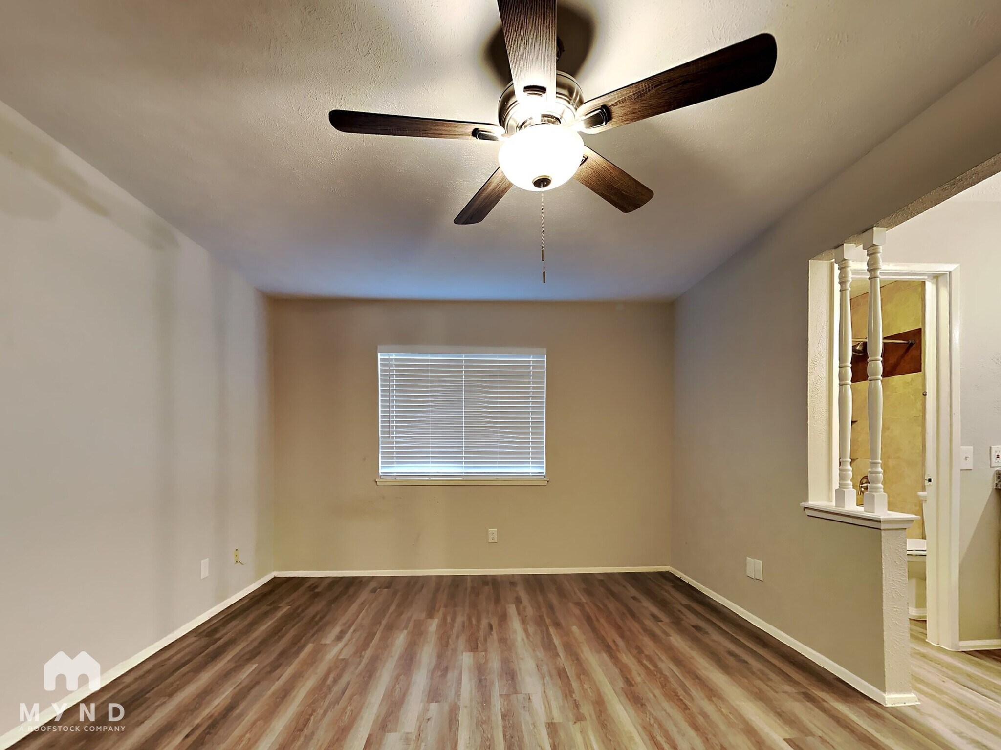 Building Photo - 2822 Canary Ln