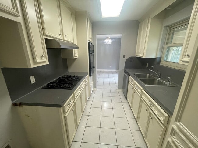 Building Photo - 9007 Bunny Run Dr