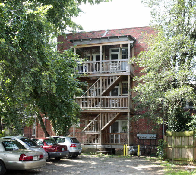 Building Photo - Pocahontas Apartments