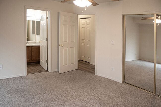 Building Photo - 3 Bed, 2 Bath, Huge Fenced Back Yard, 2-Car Garage in Wingfield Springs