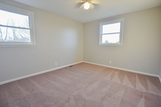 Building Photo - 414 Sango Rd