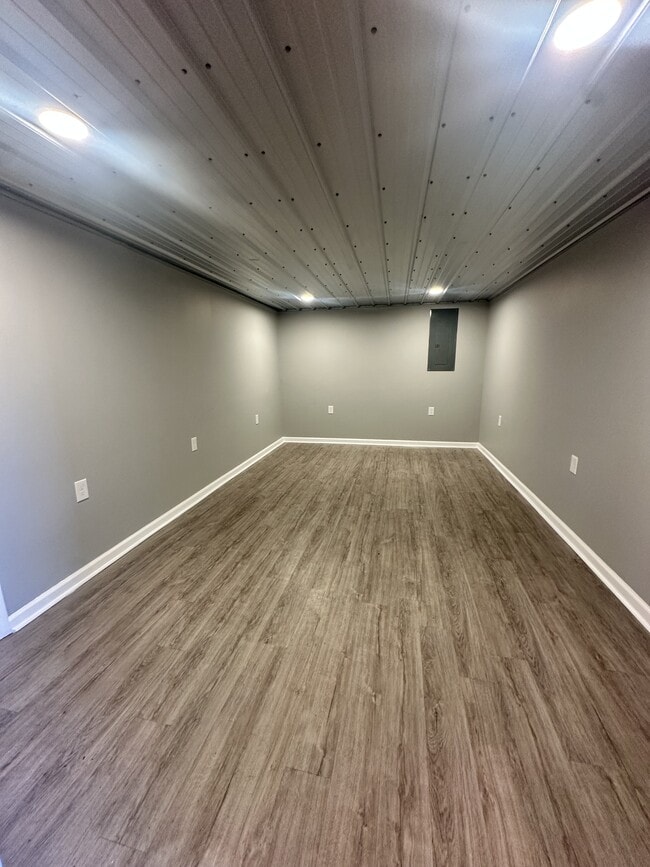 Building Photo - 115 Means Ave