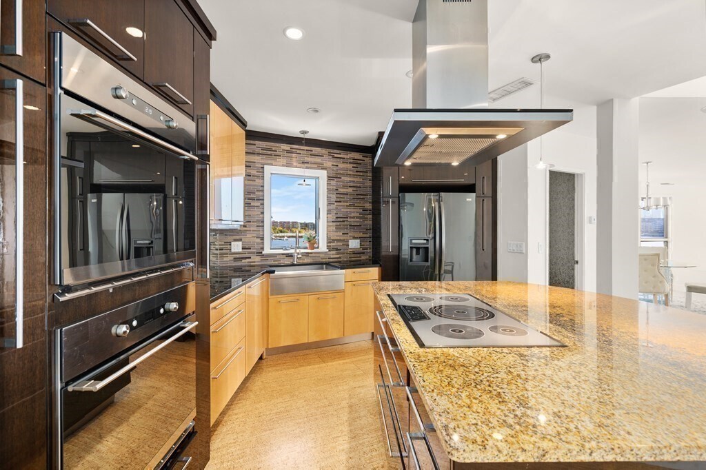 Building Photo - 3 Pier 7