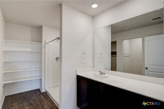Building Photo - 121 Roanwood Dr