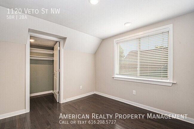 Building Photo - 1120 Veto St NW