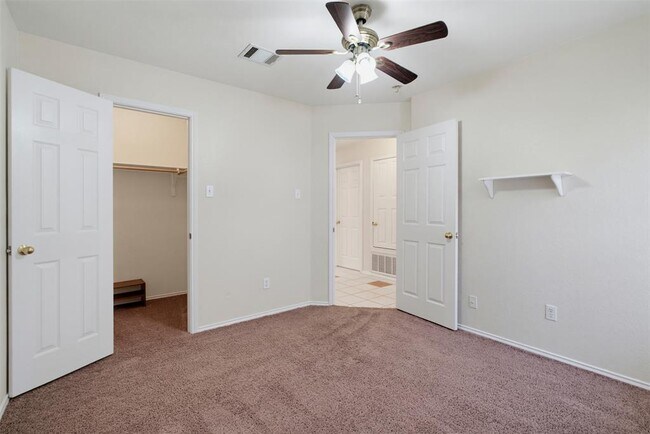 Building Photo - 3705 Crownover St
