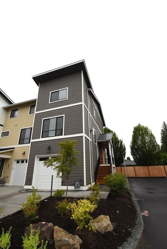 Primary Photo - 3Bd/3Ba Monroe Townhouse