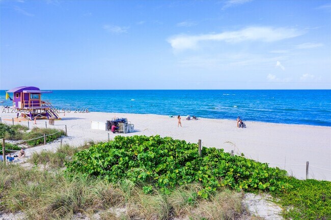 Building Photo - 5001 Collins Ave