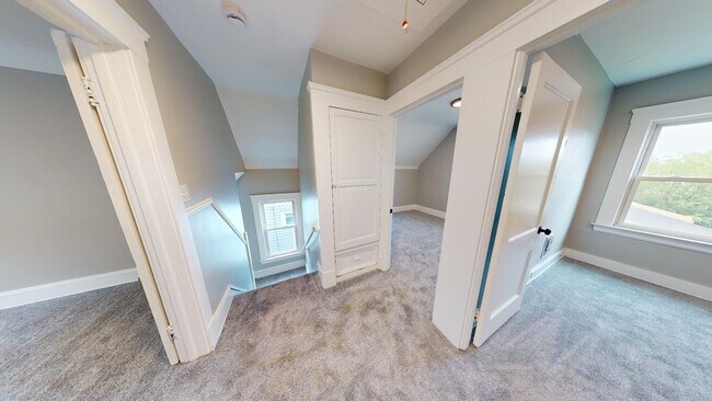 Building Photo - Old Brooklyn Area - 3 Bedroom Single Famil...