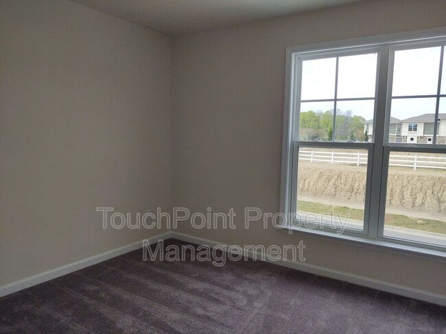 Building Photo - 23014 Clarabelle Dr