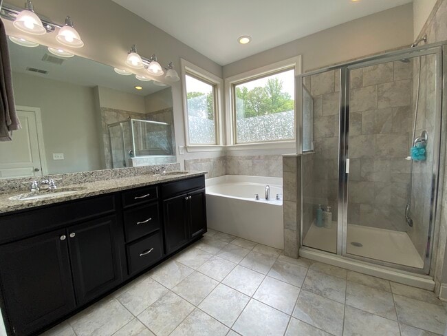 Bathroom 1/Master - 5508 Cameron Parc Dr