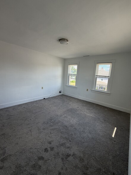 Building Photo - 1202 2nd Ave