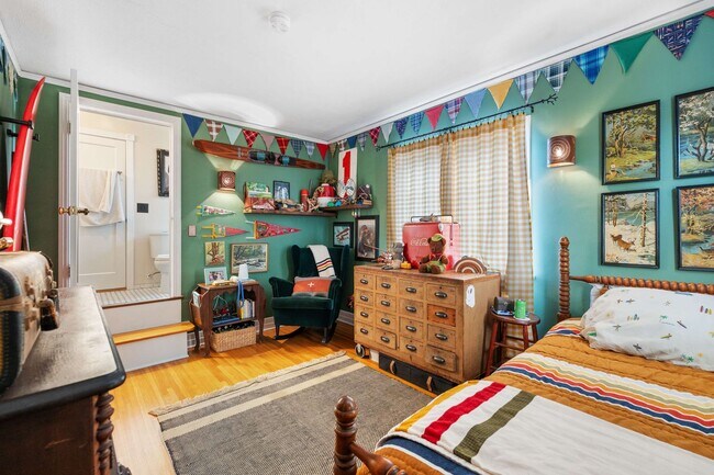 Building Photo - Historic Charm Meets Modern Living – Stunning 5 Bedroom Home on Iconic Myrtle Avenue