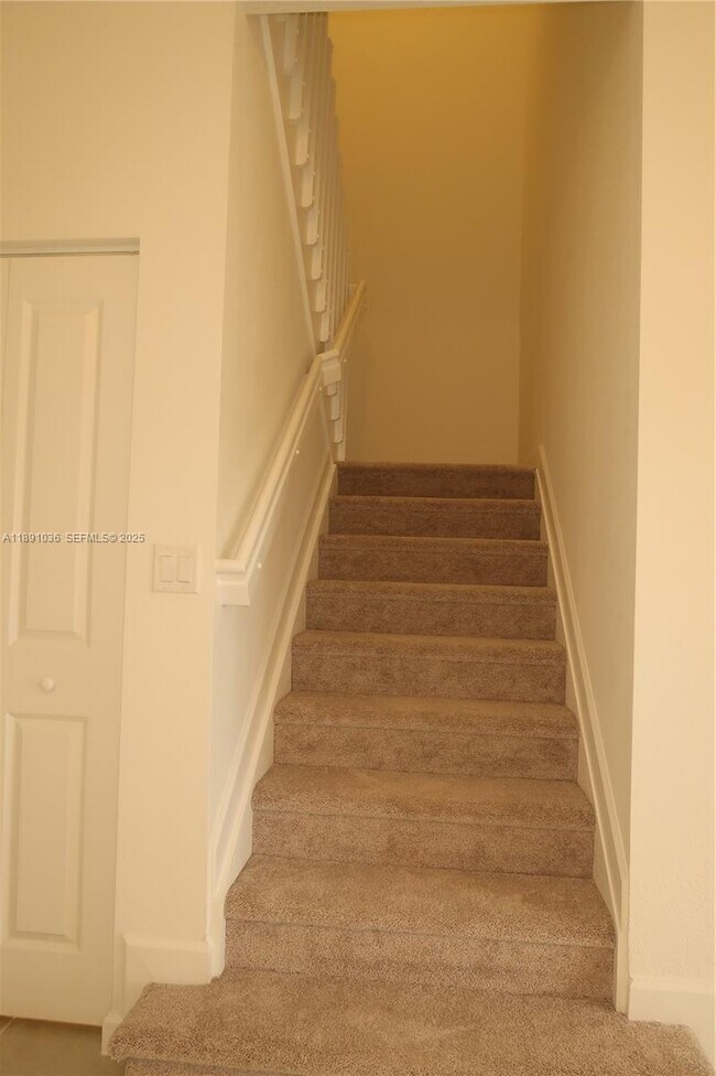 Building Photo - 1509 SE 27th Rd