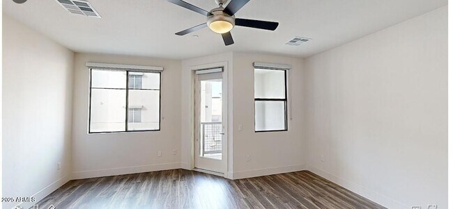 Building Photo - 15501 N Dial Blvd