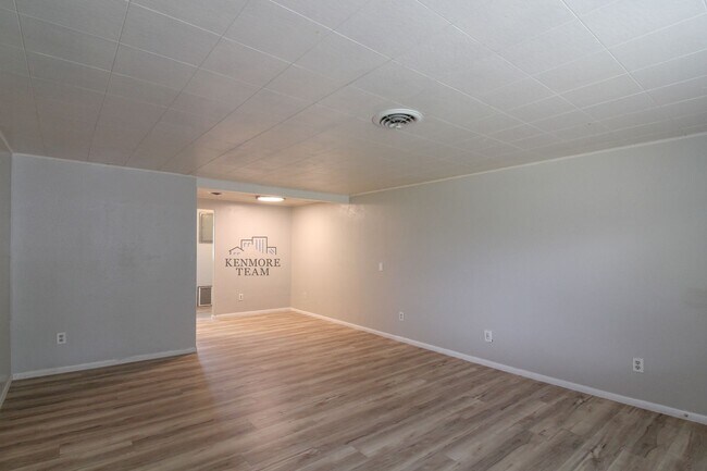 Building Photo - 3 Bedroom, 1 Bath Home in Central Richland
