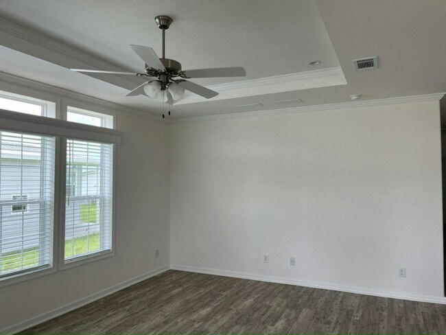 Building Photo - 568 Plaza Del Sol