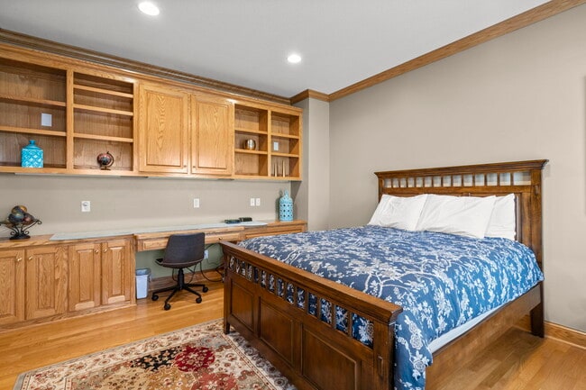 Building Photo - 1580 E Shore Dr