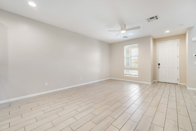 Building Photo - 3 Bedroom Townhome for Rent in Cadence Henderson | Solar Home | Master-Planned Community Near Las...