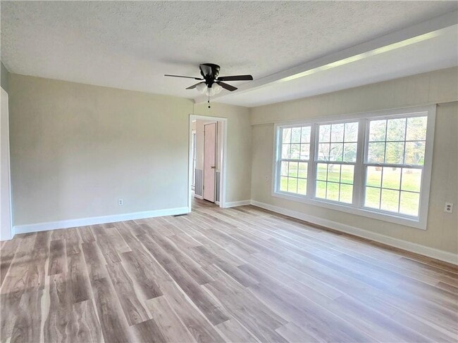 Building Photo - 1800 Hwy 81