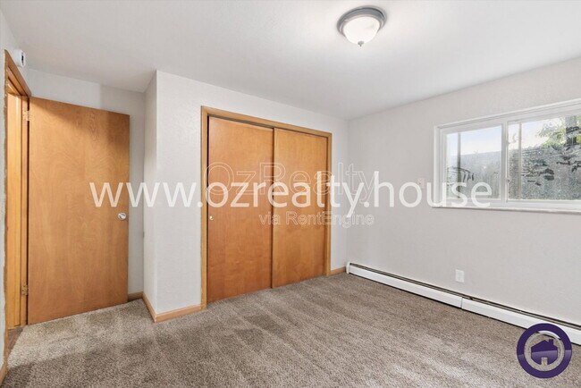 Building Photo - 1733 Christian Ave