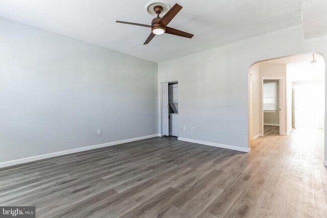 Building Photo - 1223 Simms Pl NE