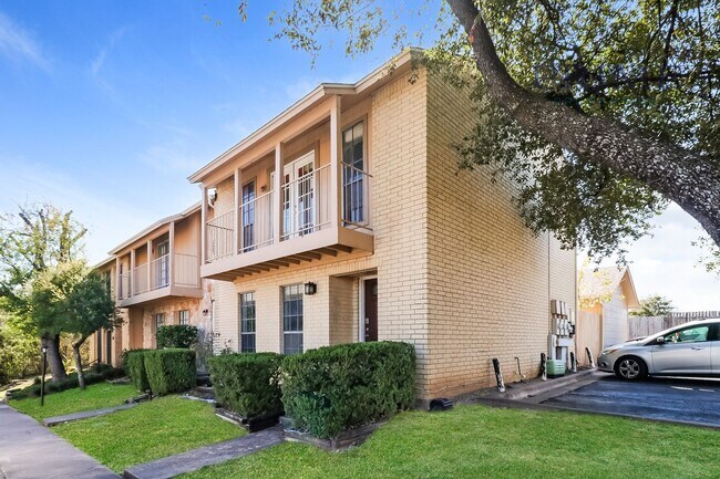Building Photo - Amazing Austin condo!