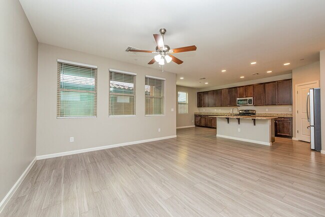 Building Photo - 10152 Ruggles Mansion Ave