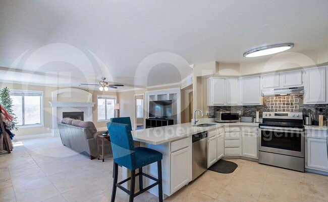 Building Photo - 877 W Shellfish Dr